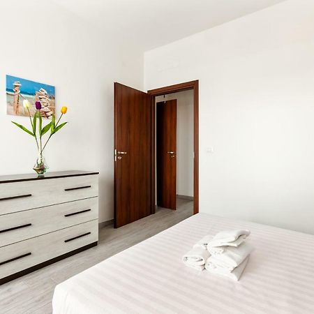 Renewed Balcony Flat With Green Garden 米兰 外观 照片