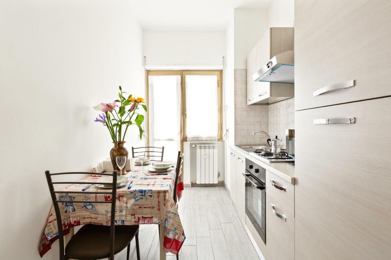 Renewed Balcony Flat With Green Garden 米兰 外观 照片